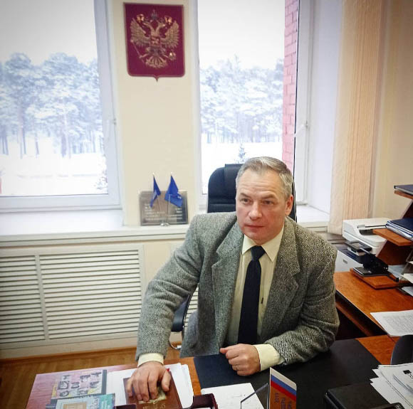 Руководитель приёмной губернатора Игорь Горелов 