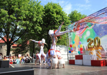 В Сосновом Бору состоялся юбилейный, 20-й, Карнавал Детства.