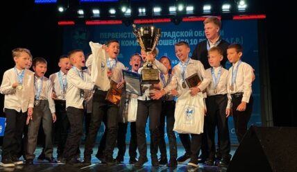 Футбольная команда Смена 2014 — чемпионы ЛО