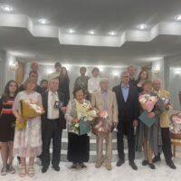 Их любовь живет и расцветает с каждым днем!
