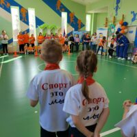 Детсады Соснового Бора поздравили школу «Росатома» с 15-летием