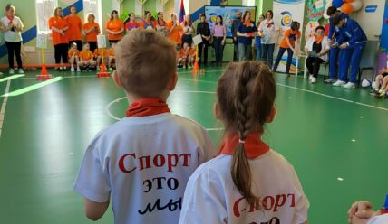 Детсады Соснового Бора поздравили школу «Росатома» с 15-летием