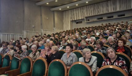 Говорят, что молодость даётся всем, а старость — избранным.